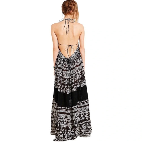 Free People Black and White Printed Triangle Top Maxi Dress Size X-Small
. - Picture 2 of 16